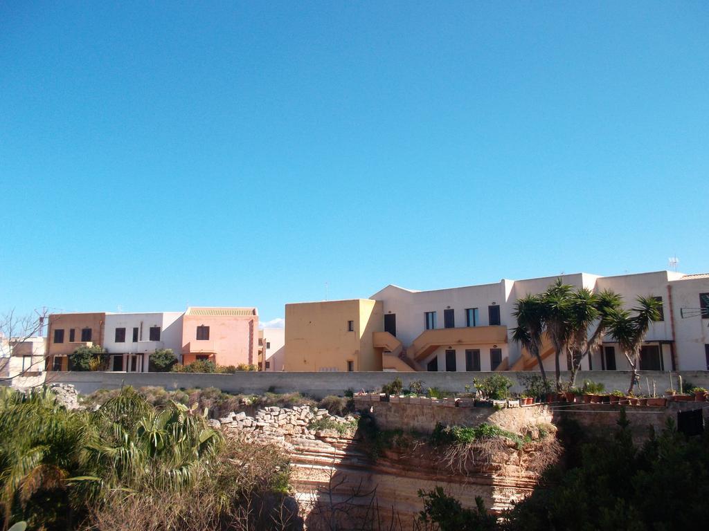 法维尼亚纳Casa Vacanze Di Anna E Selene别墅 外观 照片
